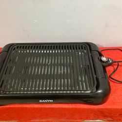 SANYO HPS-SG3 PORTABLE ELECTRIC INDOOR BARBECUE GRILL NONSTICK