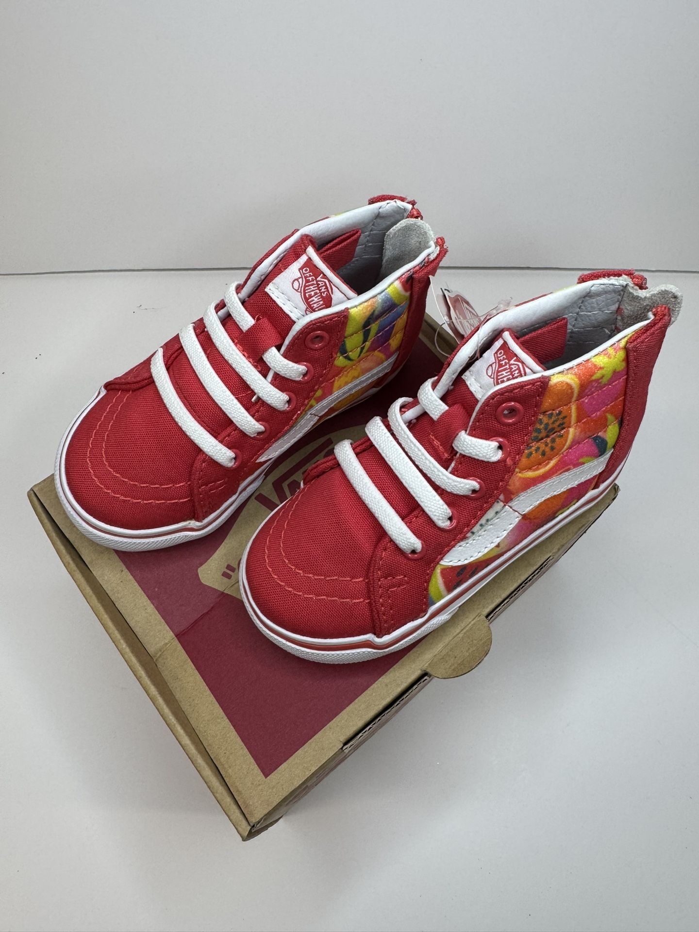 Vans SK8- Hi Zip Kids/ Red Hibiscus high tops Brand New US size 6