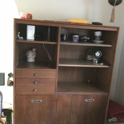 BP JOHN China cabinet