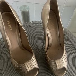 Zapatos Casi Como Nuevos. FENDI Oferta !!!!