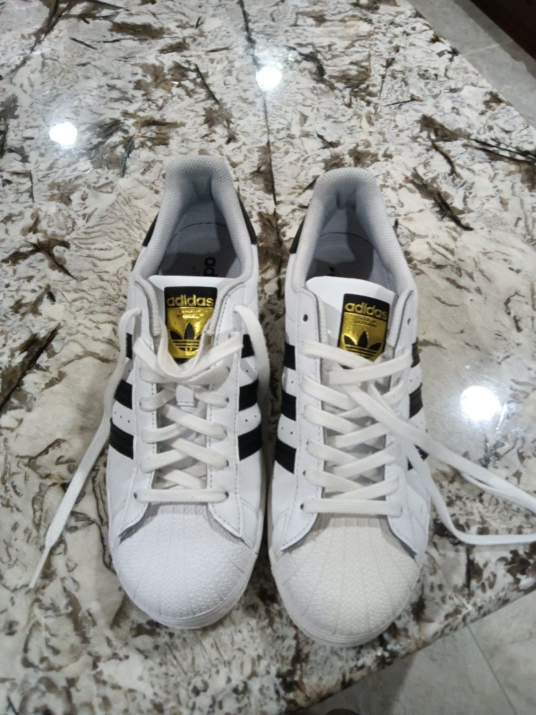 Superstar Adidas Size 8