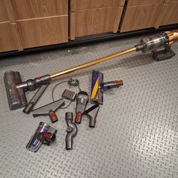Dyson v12 vacuum