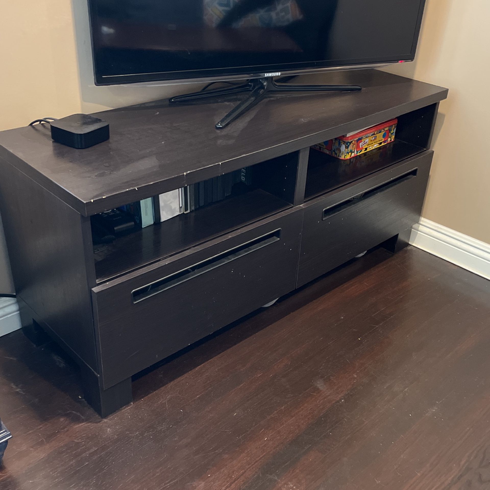 Media Cabinet / TV stand 