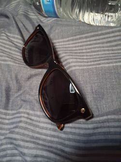 Glassy sunglasses