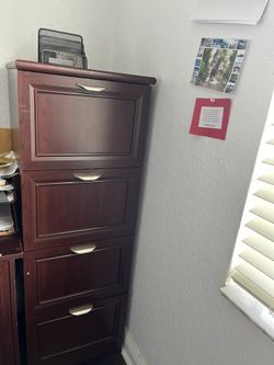 cabinet with 4 drawers