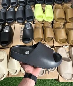 Yzy slides onyx & bone