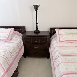 Two twin bed with mattress from room to go