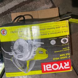 Ryobi  4inch Hand Held Tile Saw  Whit Water Pump