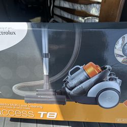 Electrolux Access T8 Bagless Compact Canister Vacuum, EL4071A