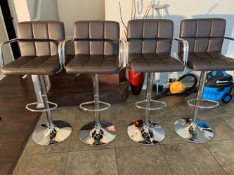Brand New Set Of 4 brown Bar Stools With Arm Handles / brown Pub Stools / Adjustale Height / Swive / Price Is Firm / New in box 📦