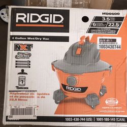 Ridgid 6gl 3.5 Peak HP NXT Wet/Dry Shop Vacuum with Filter,Locking Hose and Accessories 