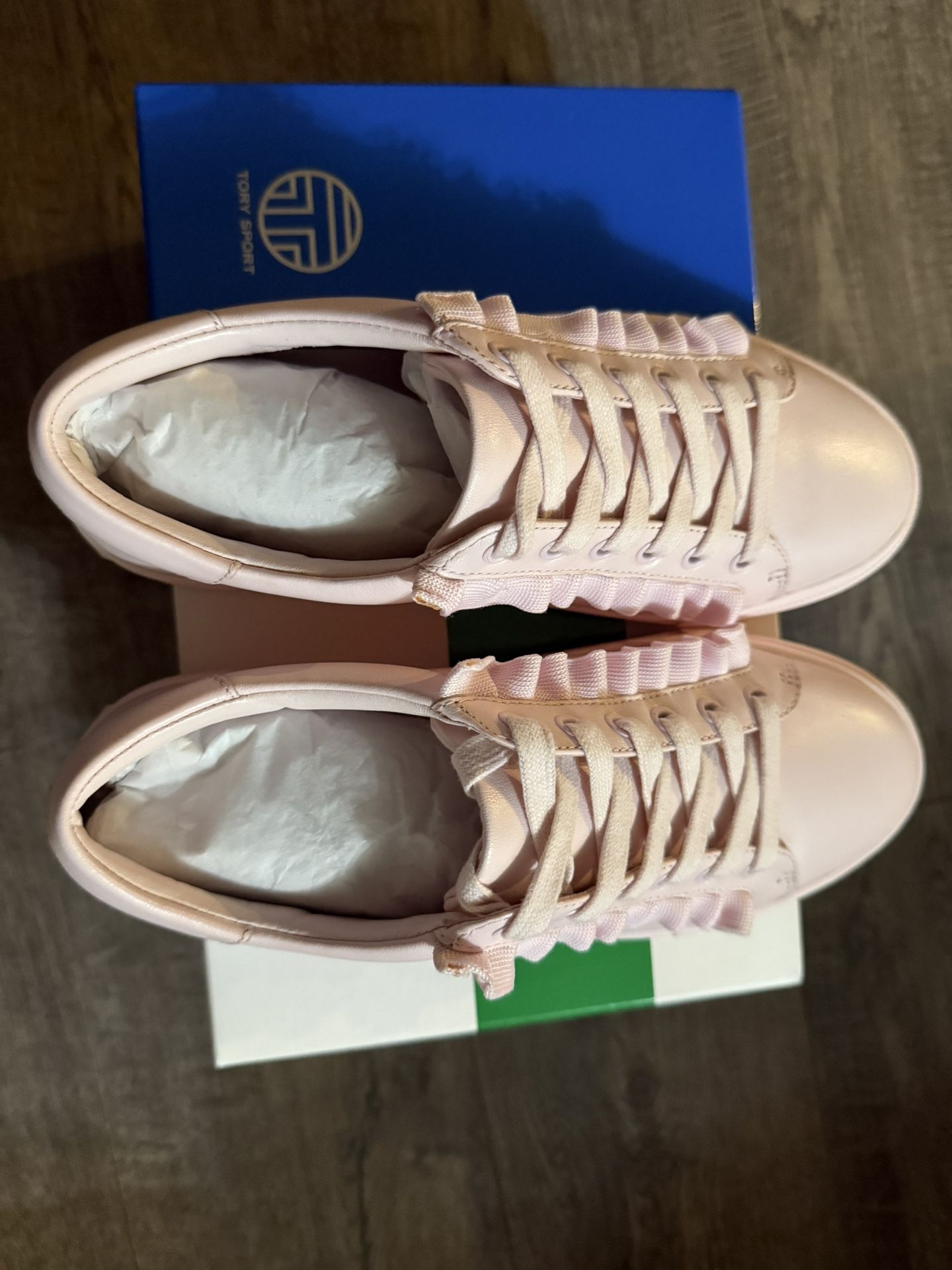 NEW❗️Tory Burch Pink Ruffle Leather Sneaker 💗 Size 6.5
