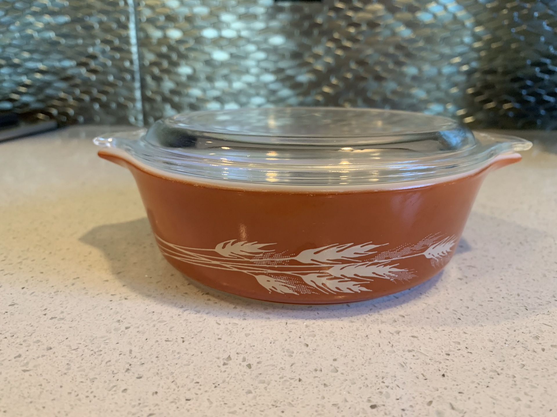 Pyrex Autumn Harvest Wheat #471-b - Vintage small casserole