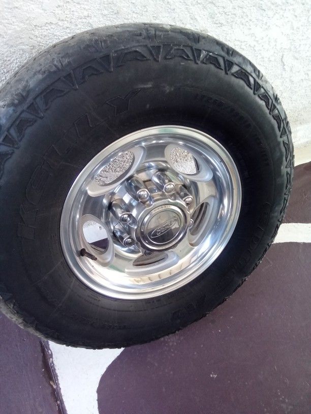 4 Sets Of Rims In Tires With Caps 16 "