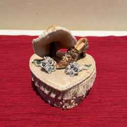 Vintage Heart-shaped Trinket Jewelry Box With A Victorian-style Design