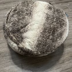 Lovesac Squattoman Fuzzy Ottoman Footrest Wolf Phur Love Sac