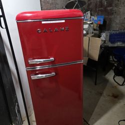 Galanz Refrigerator 