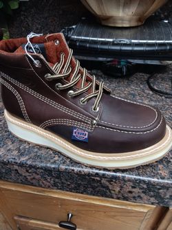 Work Boots//Botas de Trabajo 