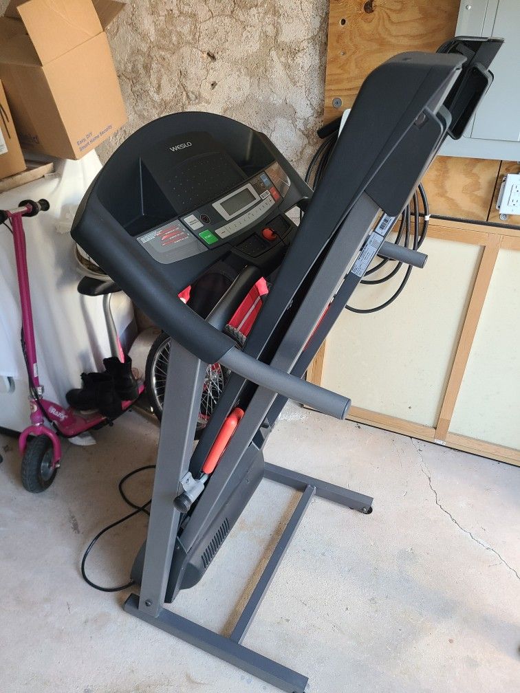 Weslo Fold Up Bluetooth Treadmill