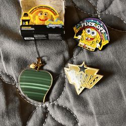 SpongeBob And Cowboys Broach Pin And Collectable Box. 