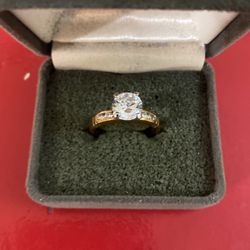Costume Jewelry Ring Size 8.5 $25