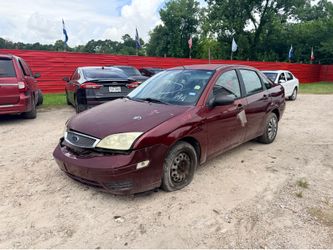2006 FORD FOCUS IN FOR PARTS!!