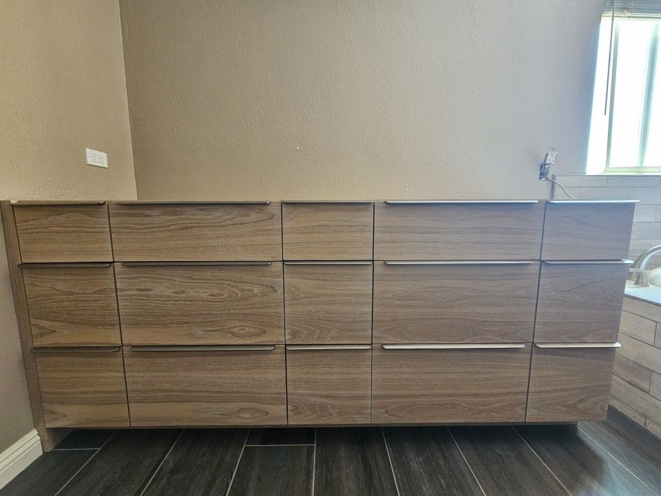 Double-sink Bathroom Vanity