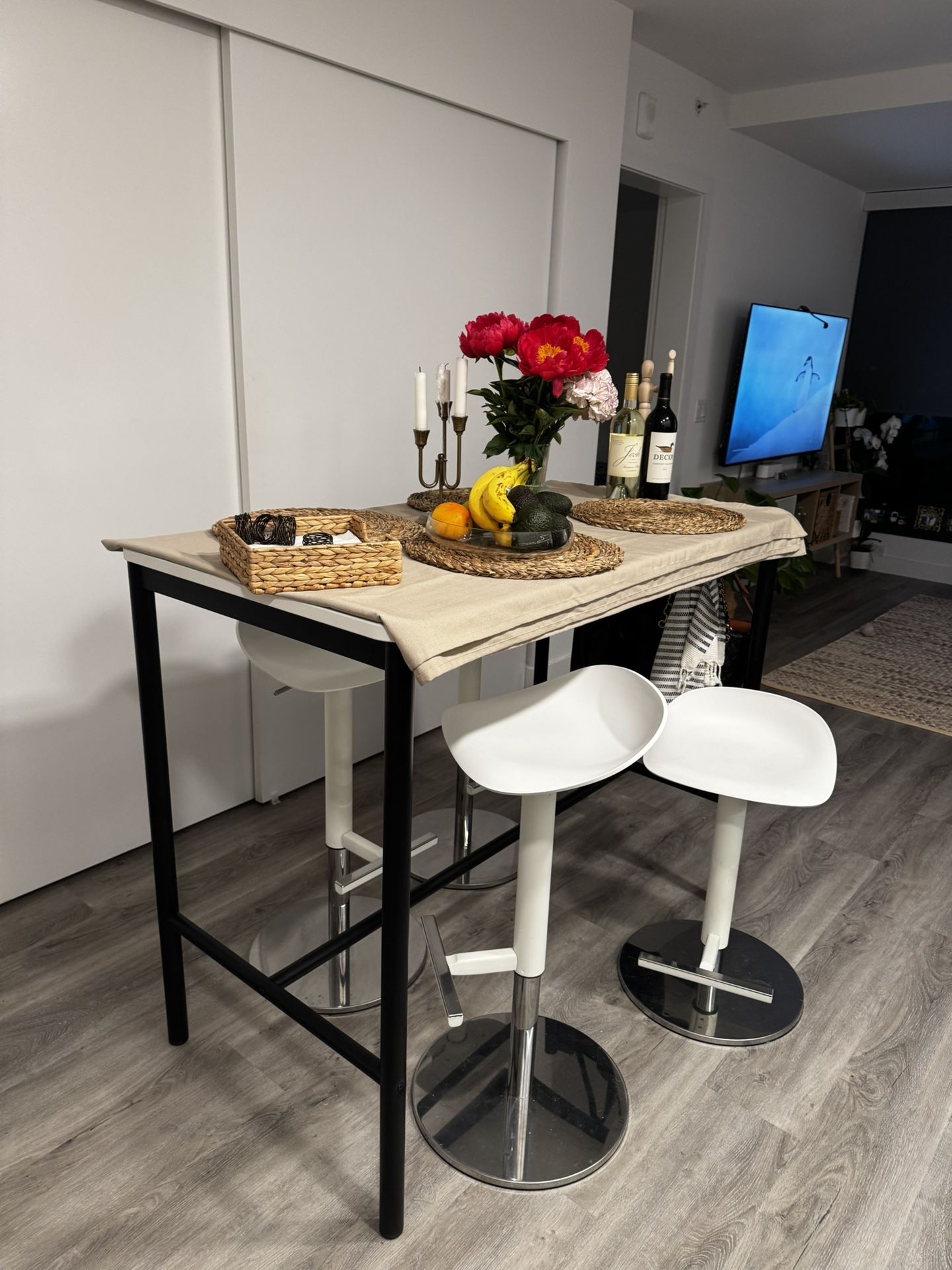Kitchen Table + Adjustable Stools