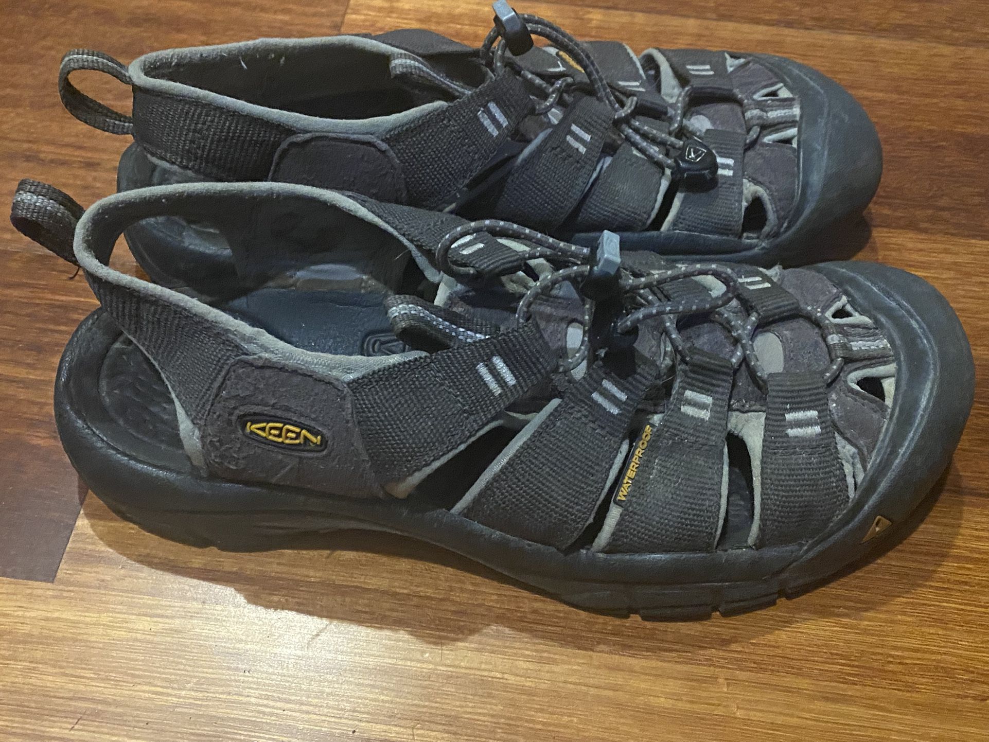 Keen Hiking Sandals Size 10.5 -11 Black Gray