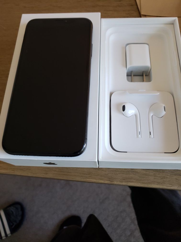 iPhone XS 64gb at&t