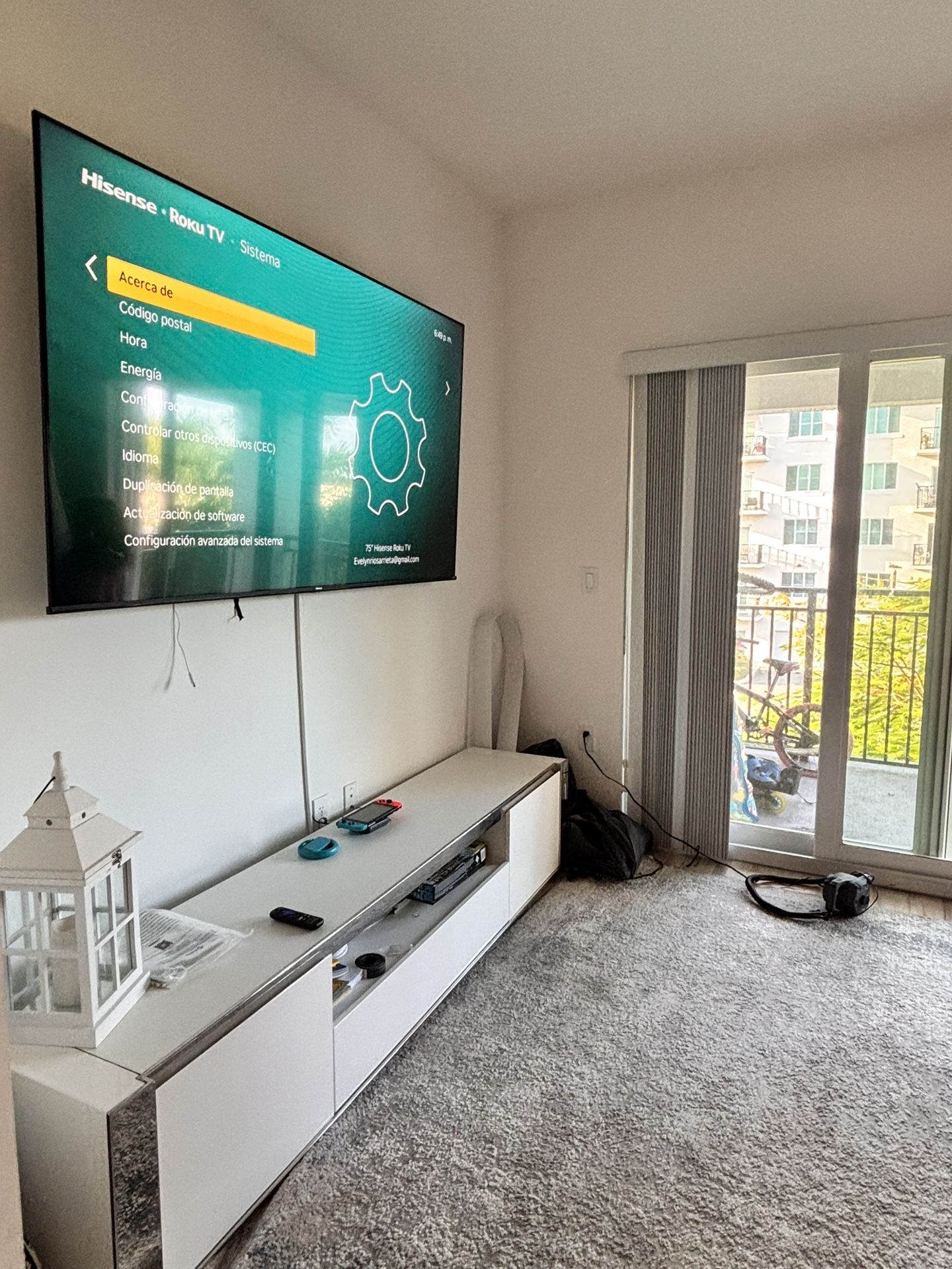 75” Hisense Roku TV 4K