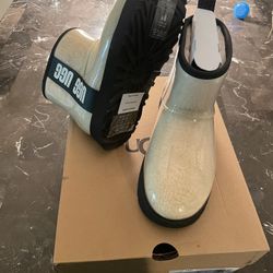 UGG boots classic mini
