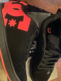 Black and Red Dc’s size 6.5