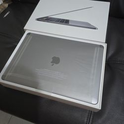 New 2019 Macbook Pro A1989 i7,16Gb,512Gb SSD ,13” Screen, AC Charger, Grade A Brand New,Space Gray Color, Original Box,Office 2022 for  Promo Sale