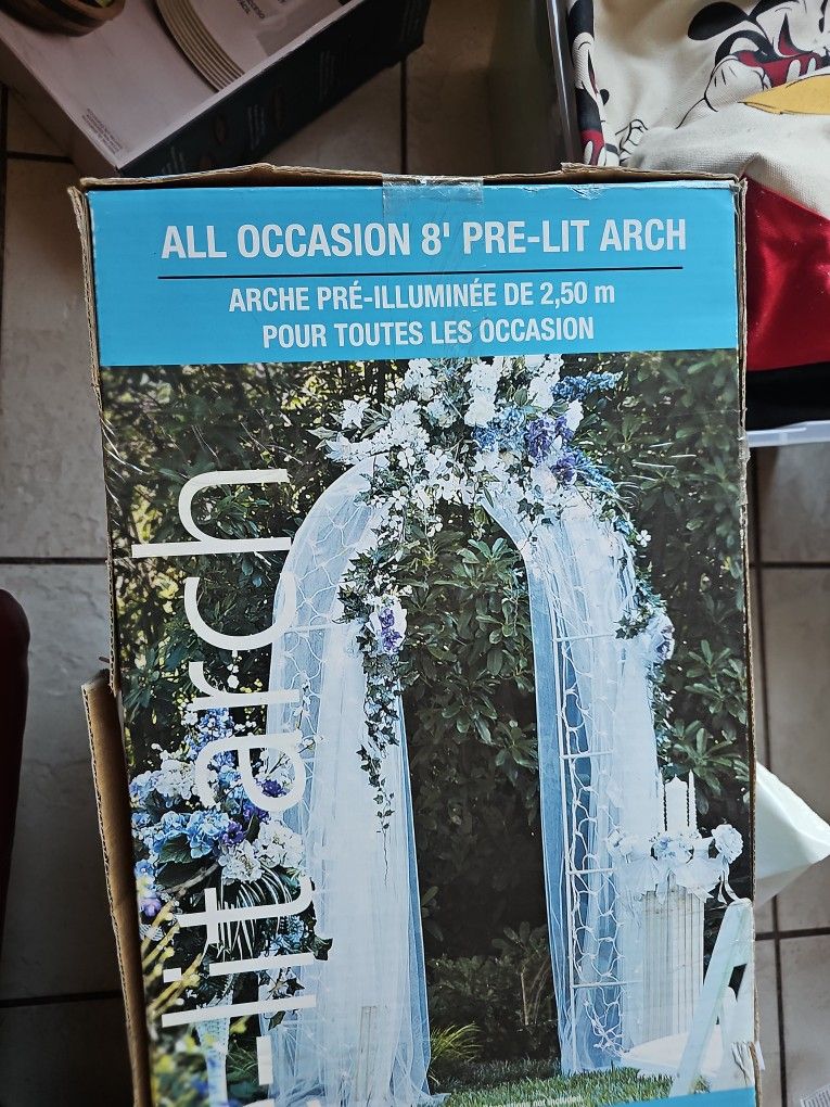 All Occasion 8' Pre-lit Arch