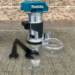 Makita 18V Cordless Compact Router – XTR01Z (Tool Only)