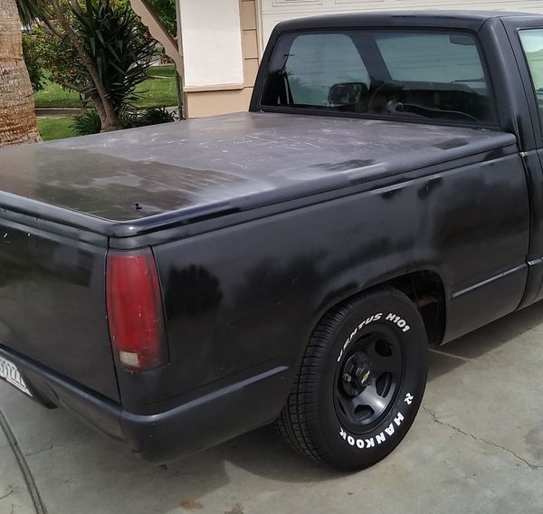 OBS c1500 k1500 truck bed cover for Sale in Bakersfield, CA OfferUp