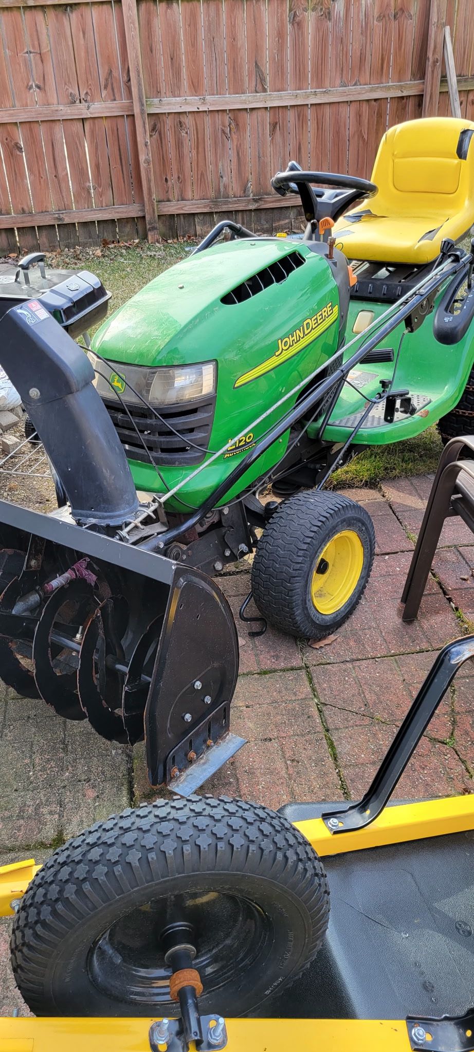 L120  John Deere Riding Lawnmower Snow Plow 