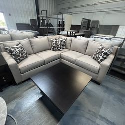 92”x92” 2pc Sectional
