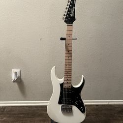 Gio Ibanez mikro guitar