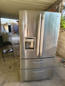 LG Refrigerator stainless steel 4 door
