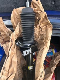 OEM Motorcraft Front Struts Mustang 2011–2014 Brand New OBO