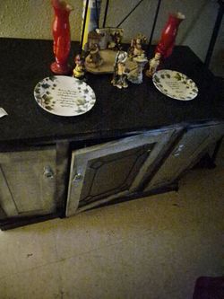 The dresser stand