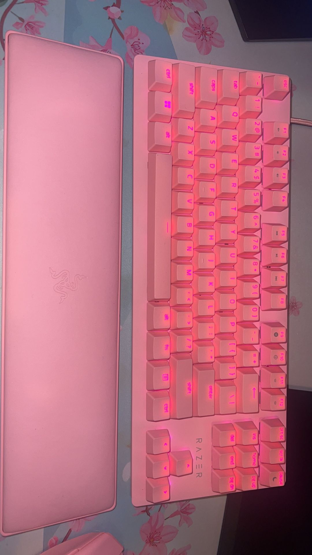 Razer Huntsman V2 TKL Tenkeyless Gaming Keyboard (Pink) 