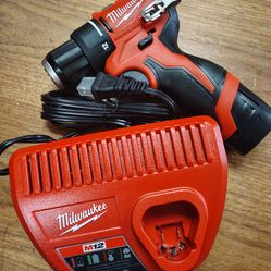 Milwaukee M12 brushless drill kit