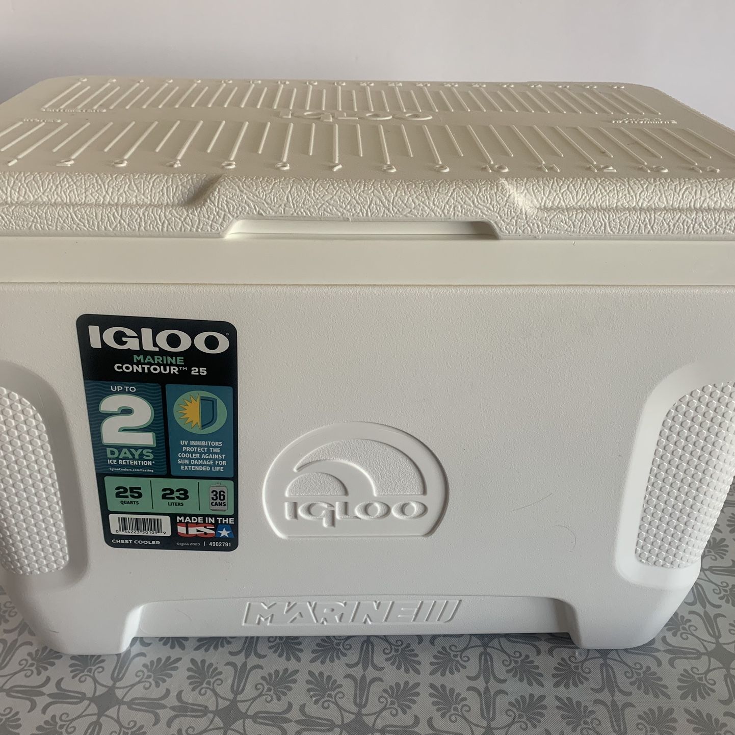 Igloo Contour 25 25 Qt White Marine Contour Chest Cooler By Igloo