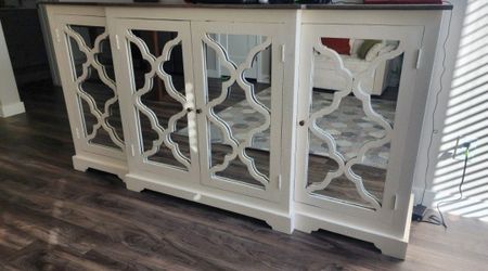 TV Stand | Pick Up