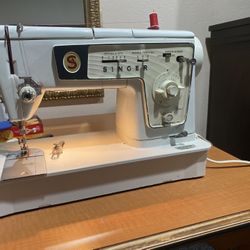Sweing Machine Singer Model 478 Very Good Condition 