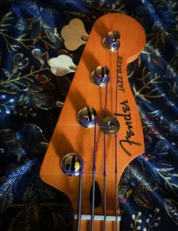 Fender player plus jazz bass white