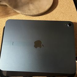 iPad 10th Generation, 64gb, Blue